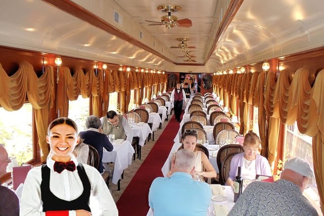 napa-valley-wine-train-tour-glamorous-dining-experience_1